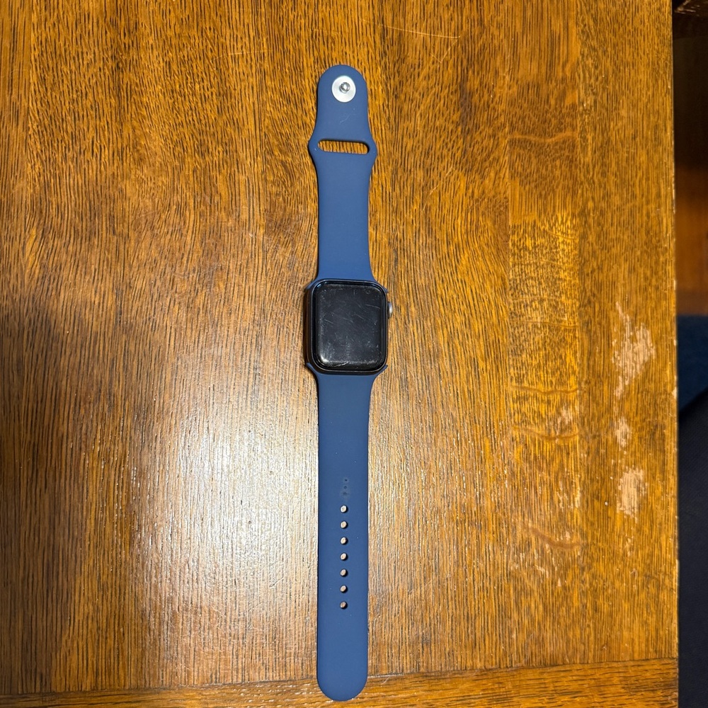 Apple Watch Series 4 40mm space grey aluminum